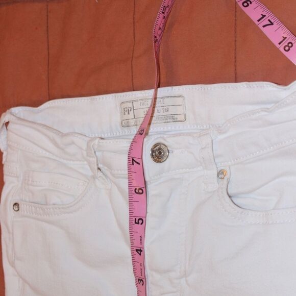 Free People Mis rise White Distressed Skinny Jeans Women Size 24 - Picture 8 of 10